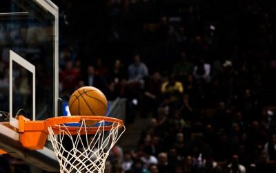 Comment parier sur le basketball : guide complet pour les débutants et les connaisseurs